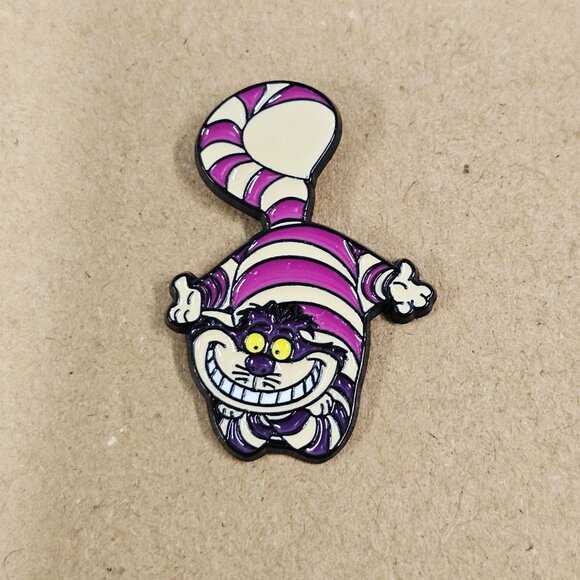 Cheshire Cat Enamel Pin, 90's Disney Alice in Wonderland, Collectable - Picture 1 of 3